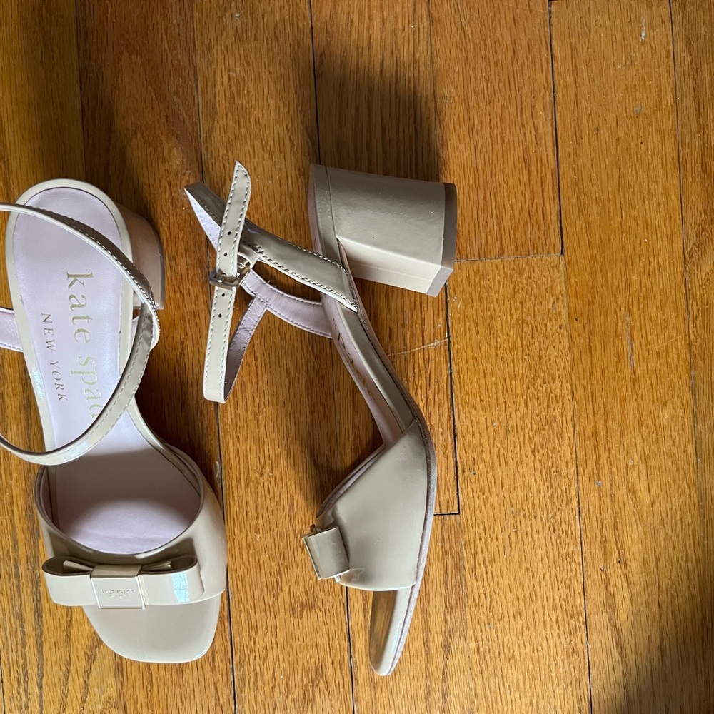 Kate Spade Bowdie Tan Sandals with Slingback Design - Picture 2 of 4